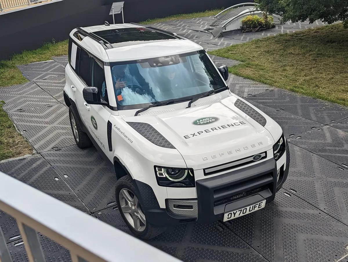 Land Rover Defender